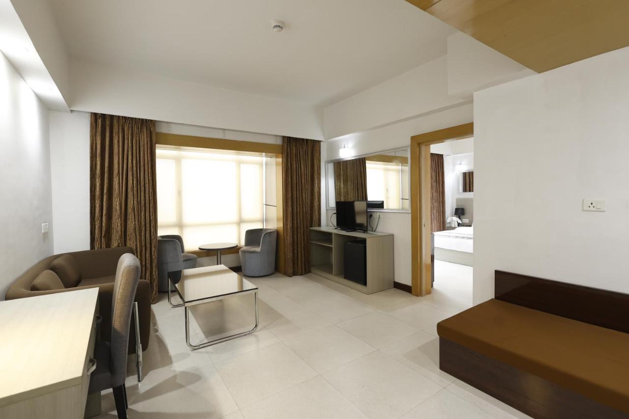 Aristocrat Hotel Колката Екстер'єр фото