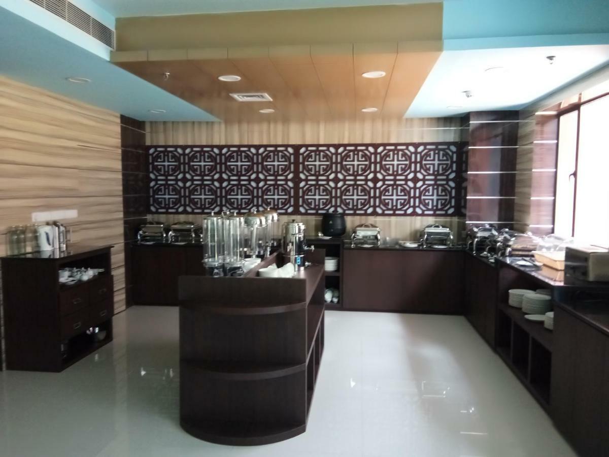 Aristocrat Hotel Колката Екстер'єр фото