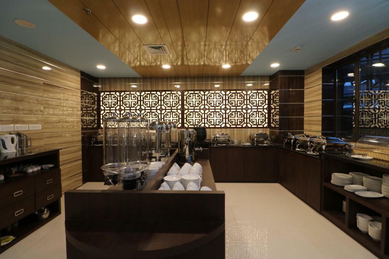 Aristocrat Hotel Колката Екстер'єр фото