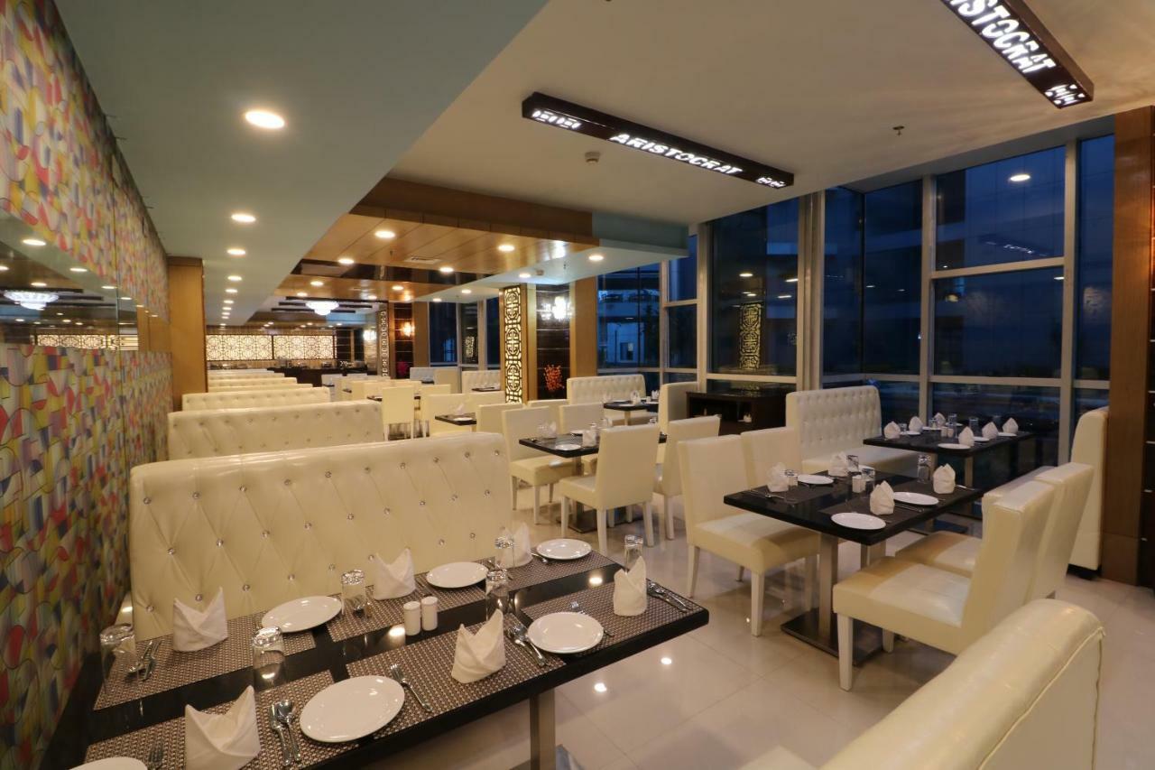 Aristocrat Hotel Колката Екстер'єр фото