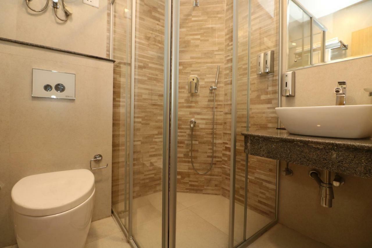Aristocrat Hotel Колката Екстер'єр фото