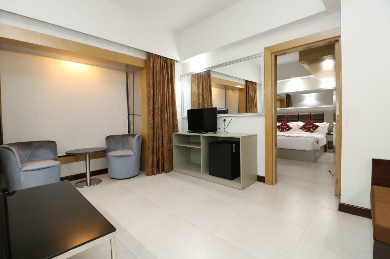 Aristocrat Hotel Колката Екстер'єр фото