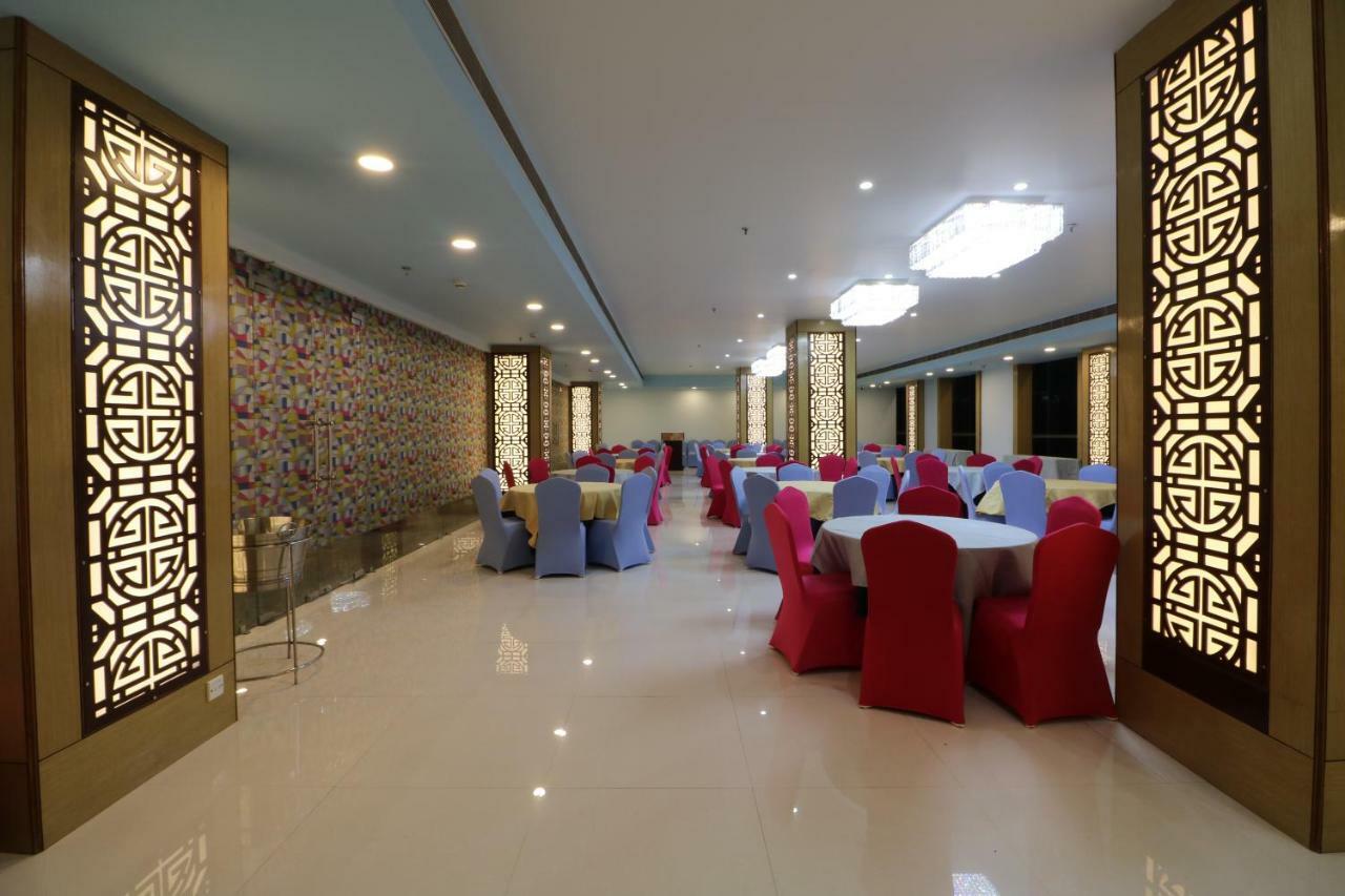 Aristocrat Hotel Колката Екстер'єр фото