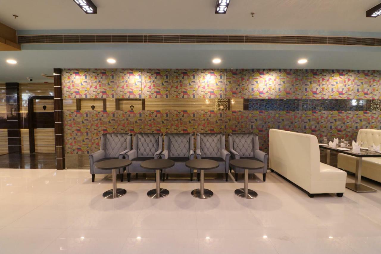 Aristocrat Hotel Колката Екстер'єр фото