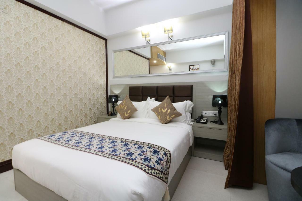 Aristocrat Hotel Колката Екстер'єр фото